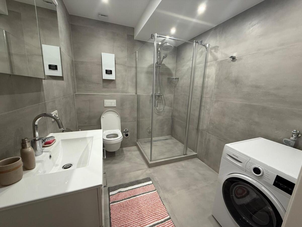 Luxury Deluxe Apartment With 3 Rooms Xl-Orchid * Cologne